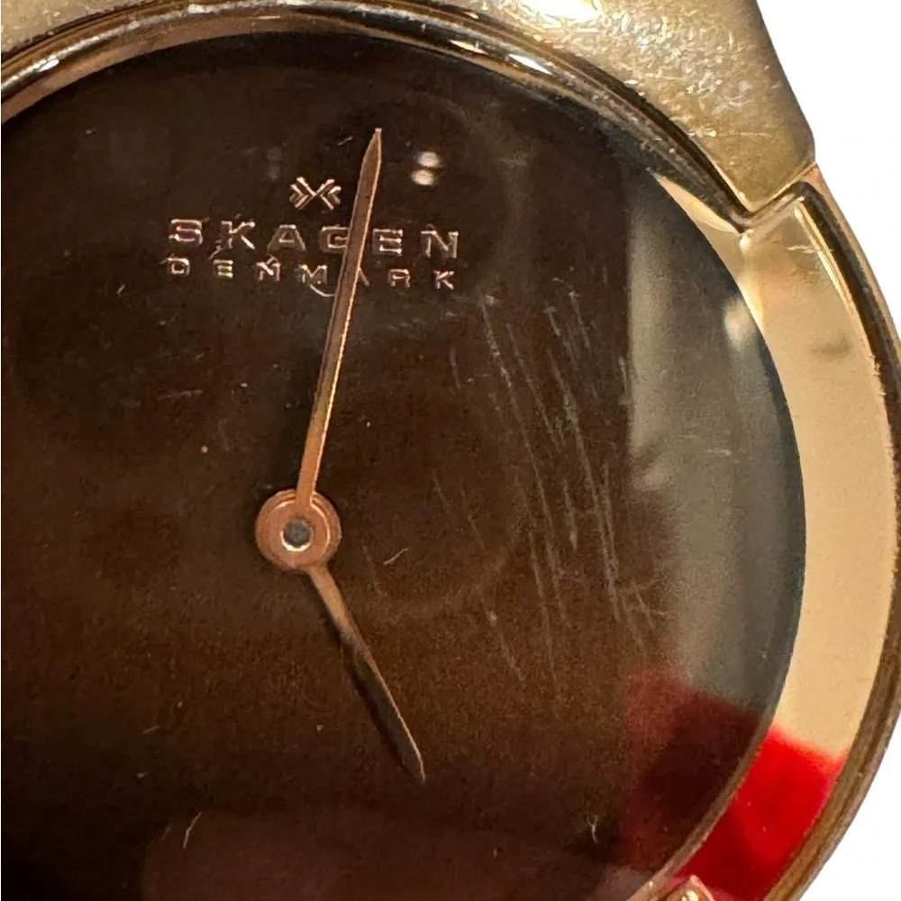 Skagen Rose Gold Tone Women’s Watch with brown face and leather band. Worn.